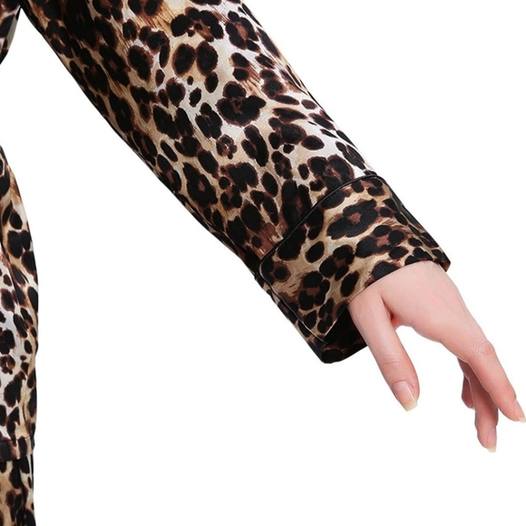 Lilysilk pajama top, 100% silk - Picture 2 of 6